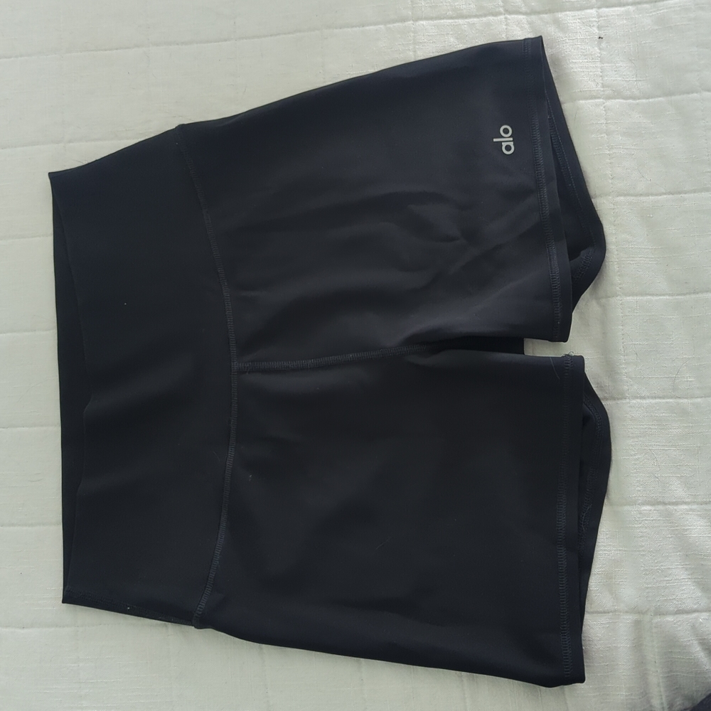 alo yoga shorts, 4" inseam, size large